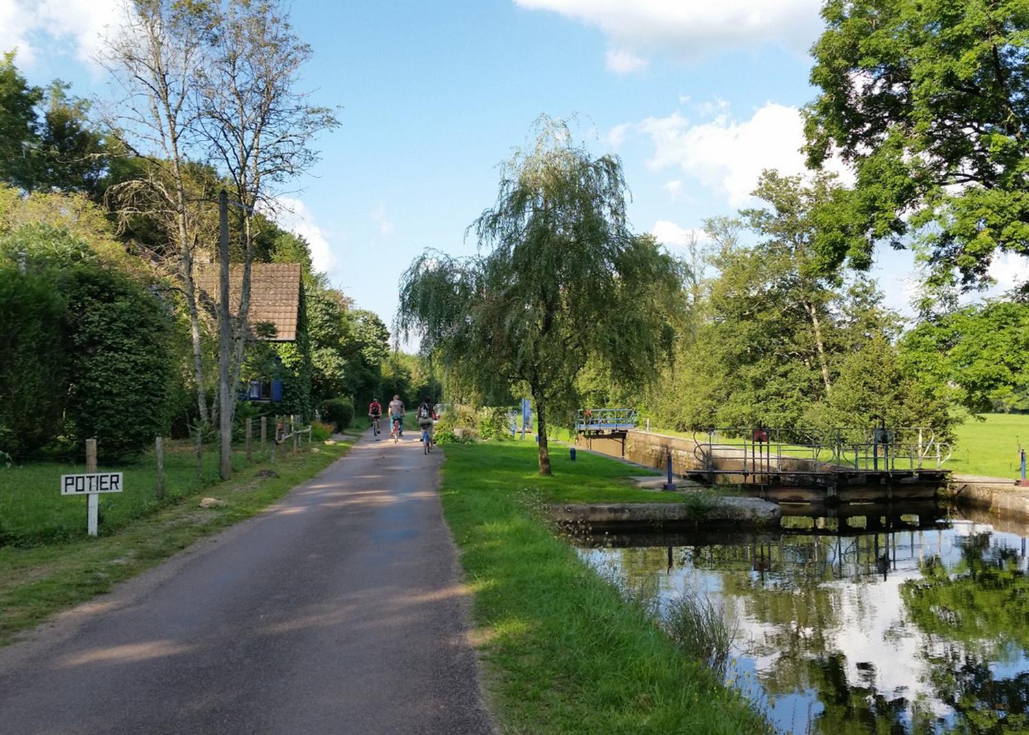 vélo route canal